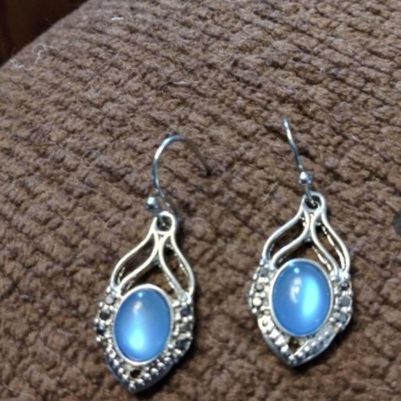 Sterling Silver and blue irridescent cats eye boho drop earrings new - Picture 2 of 2